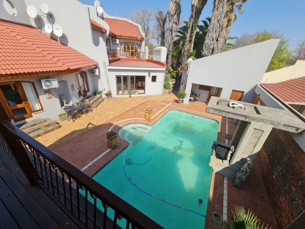 12 Bedroom Guest House For Sale in Secunda